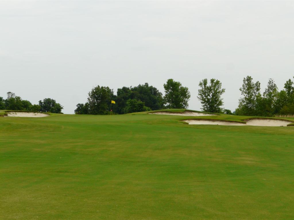 green flanked by bunkers on either side